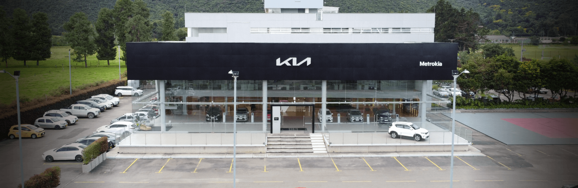 MetroKia Autopista con 224 Bogotá